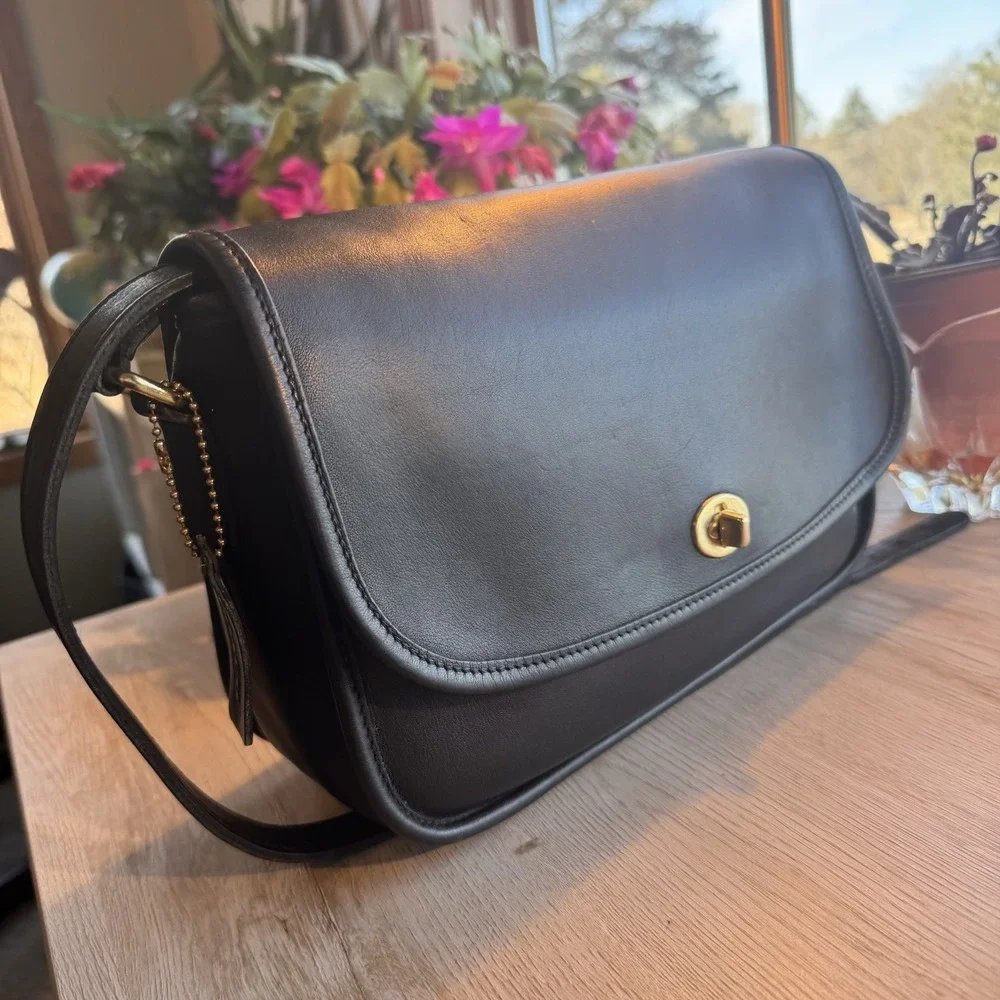 Vintage Coach Classic City Bag Black Leather Crossbody Handbag 9790 WOW!